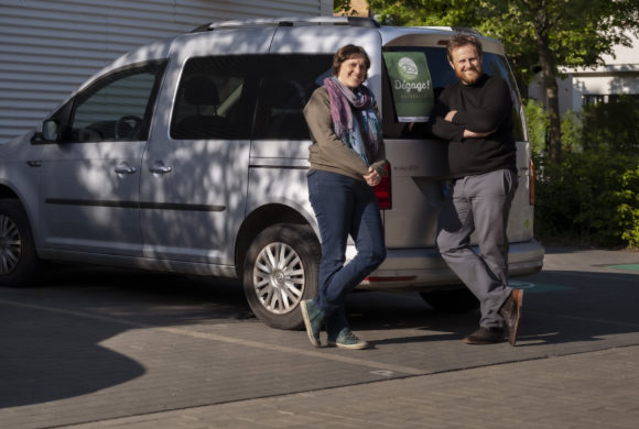 Griet en Maarten delen hun auto in Kortrijk