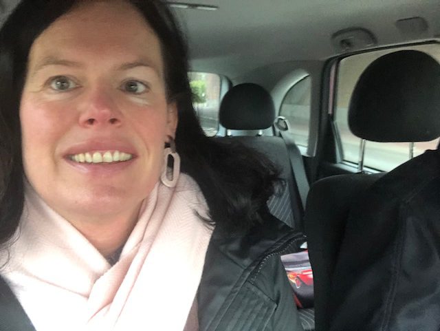 Terug bij mama en papa in de auto